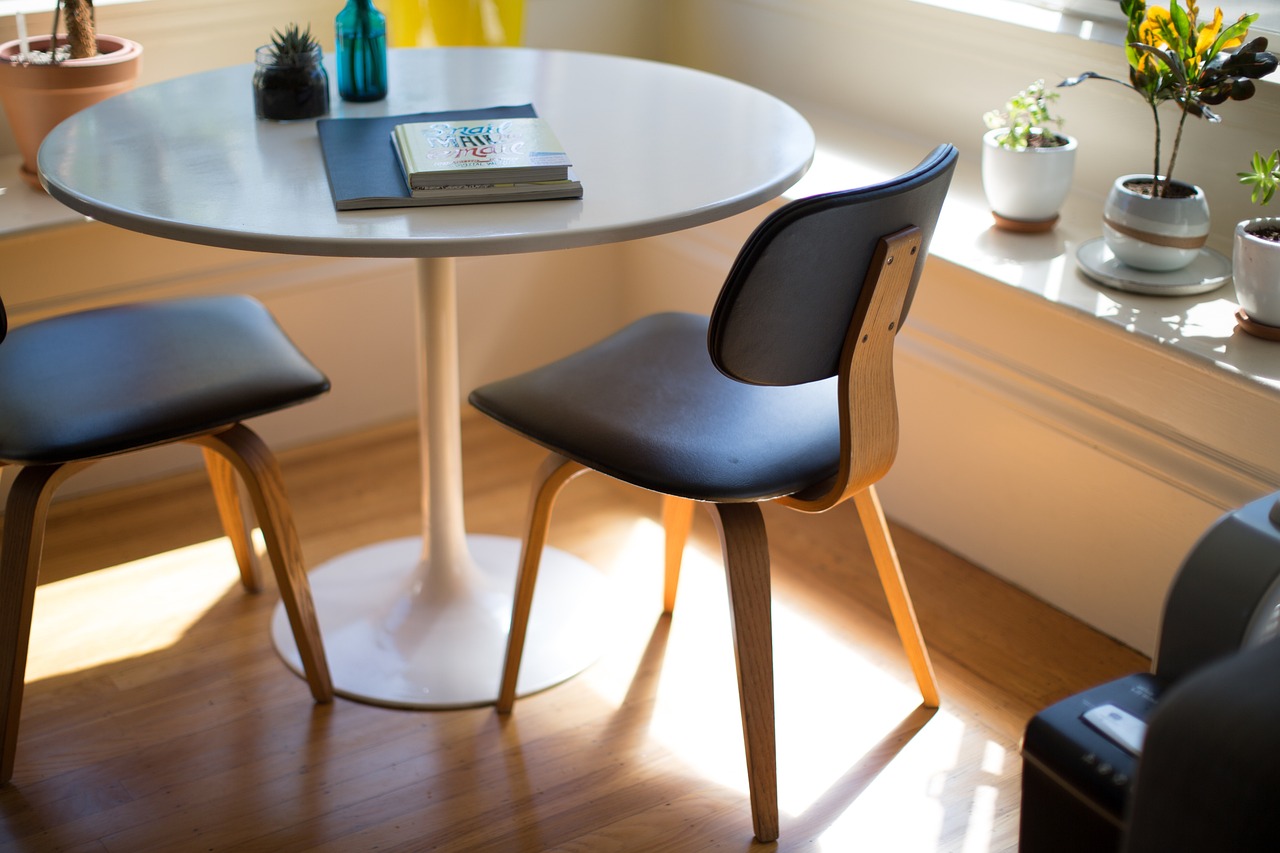 Tips for Painting Your Home’s Interior and Exterior in Harmony